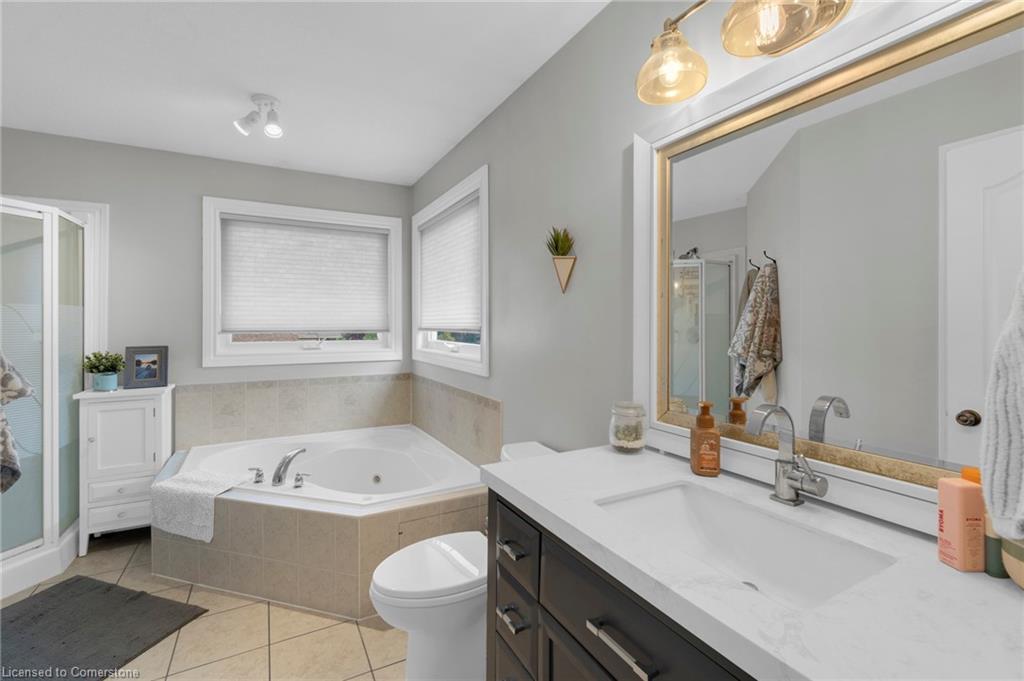 239 Park Avenue W Property Photo 28
