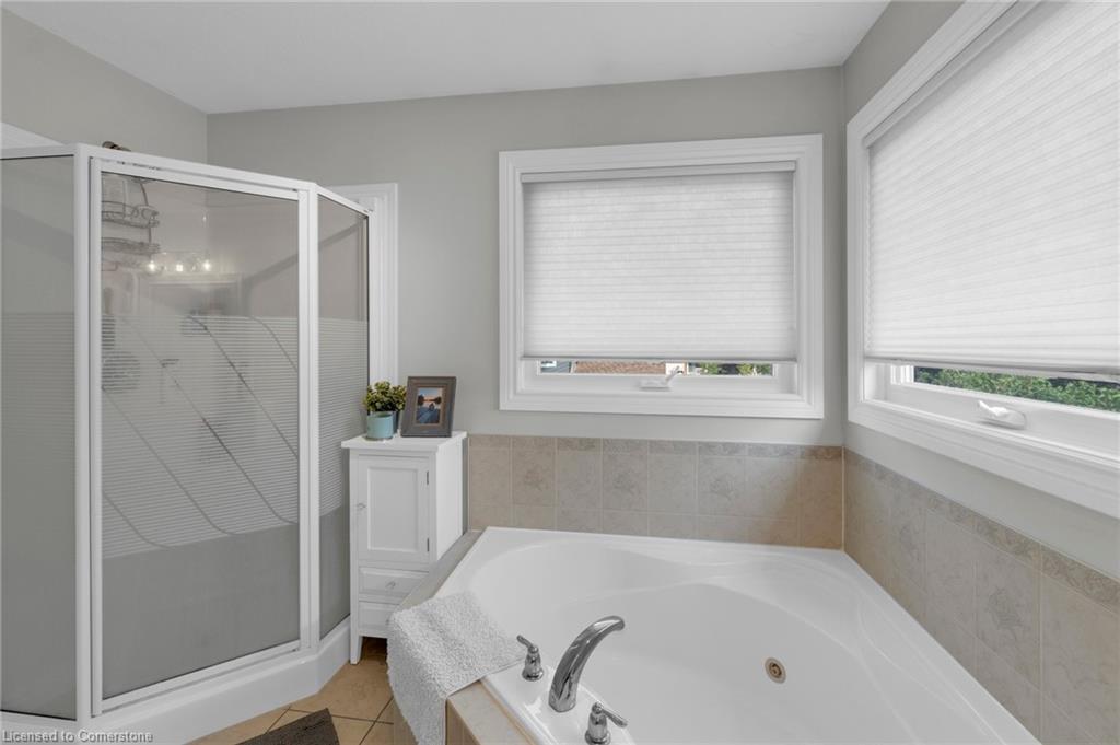 239 Park Avenue W Property Photo 29
