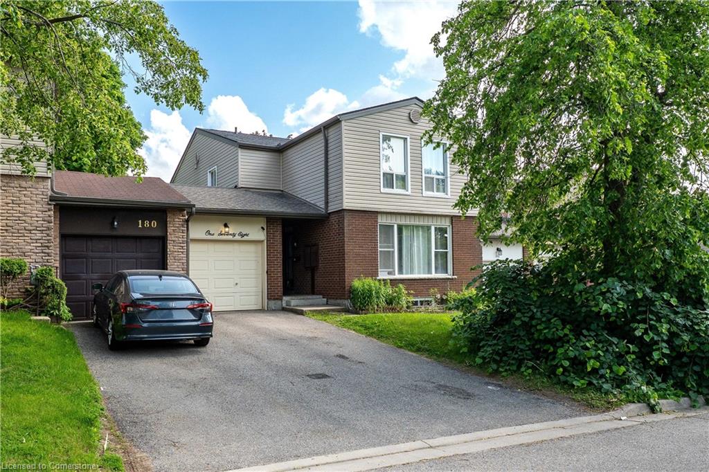 178 Silver Aspen Crescent Property Photo 1