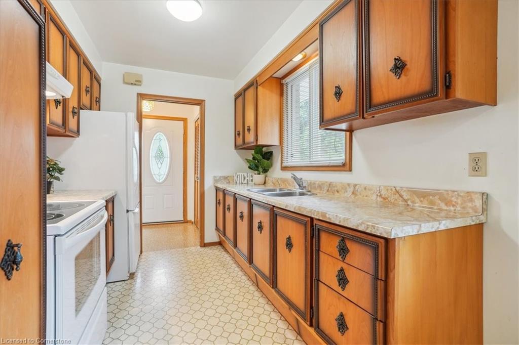 122 Glen Castle Drive Property Photo 17
