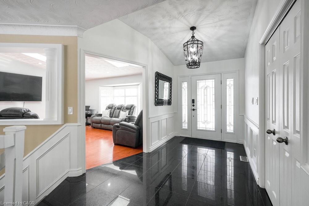 2658 Guyatt Road Property Photo 2