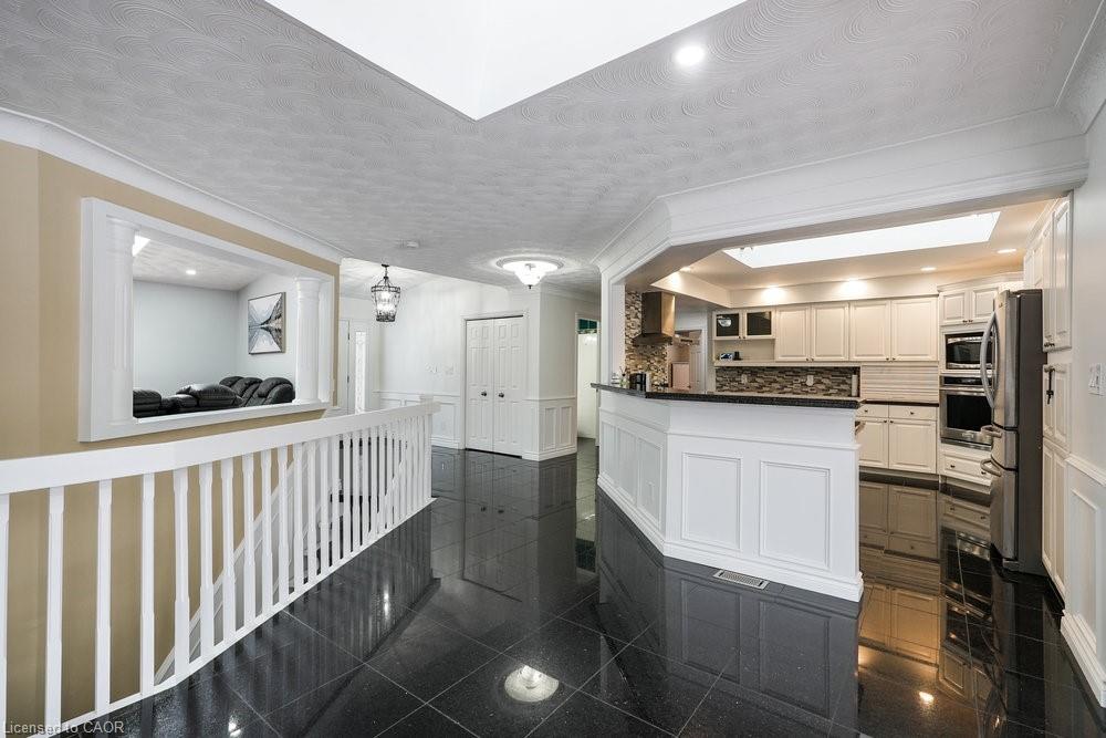 2658 Guyatt Road Property Photo 9