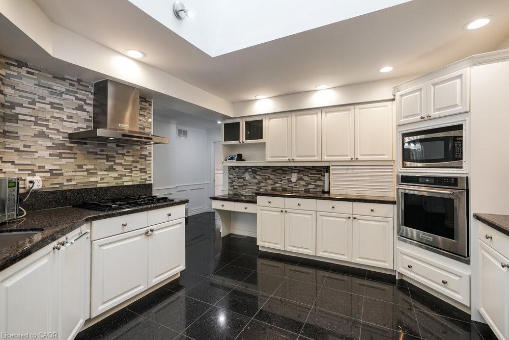 2658 Guyatt Road Property Photo 10