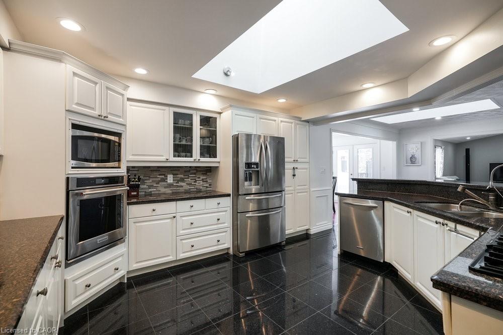 2658 Guyatt Road Property Photo 11