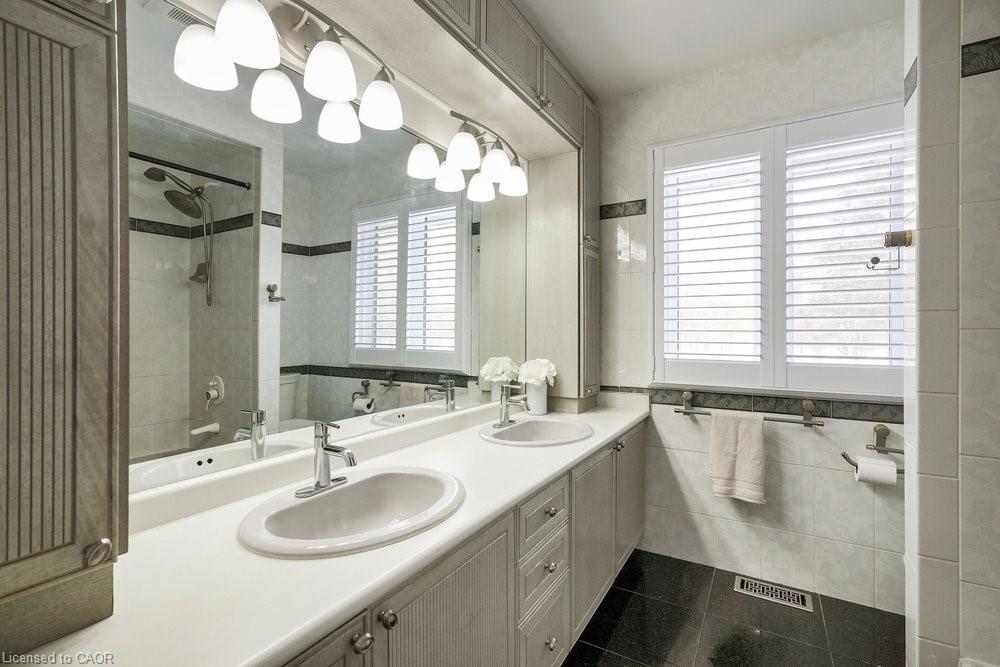 2658 Guyatt Road Property Photo 25