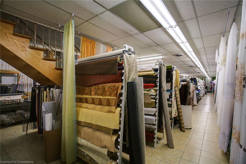 285 Ottawa Street N Property Photo 8