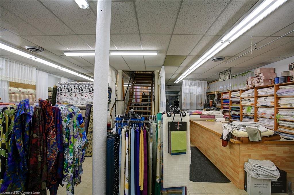 285 Ottawa Street N Property Photo 11