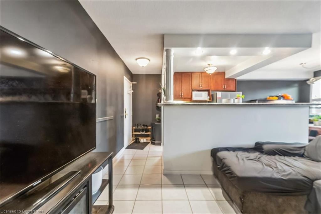 107-793 Colborne Street Property Photo 8
