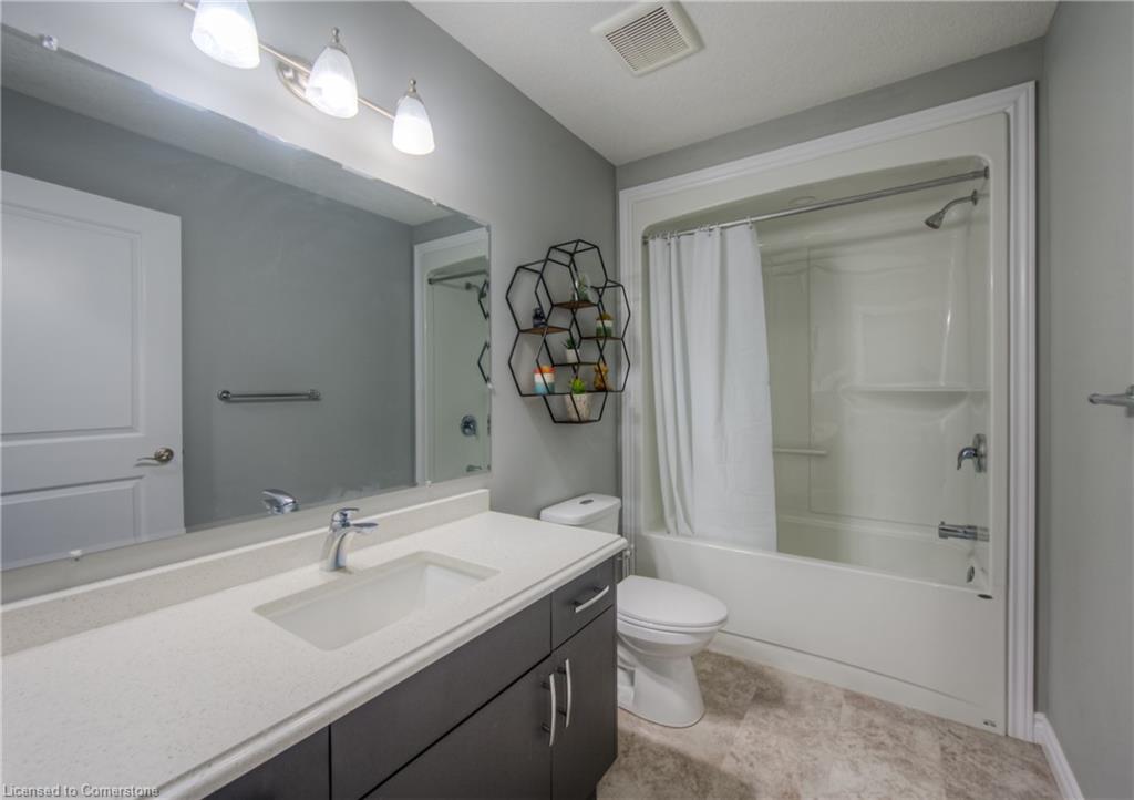 741 Hollinger Avenue Property Photo 25