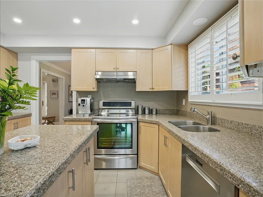 402 Barclay Crescent Property Photo 22