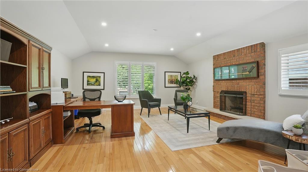 402 Barclay Crescent Property Photo 33