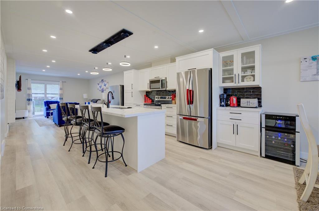 6 Hanlon Place