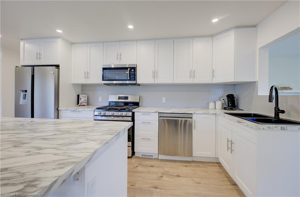 411 Powell Street Property Photo 10