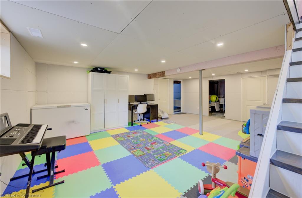 411 Powell Street Property Photo 27