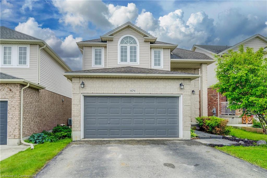 879 Frontenac Crescent Property Photo 1