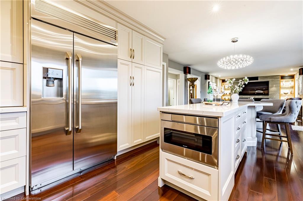 2010 Parklane Crescent Property Photo 12
