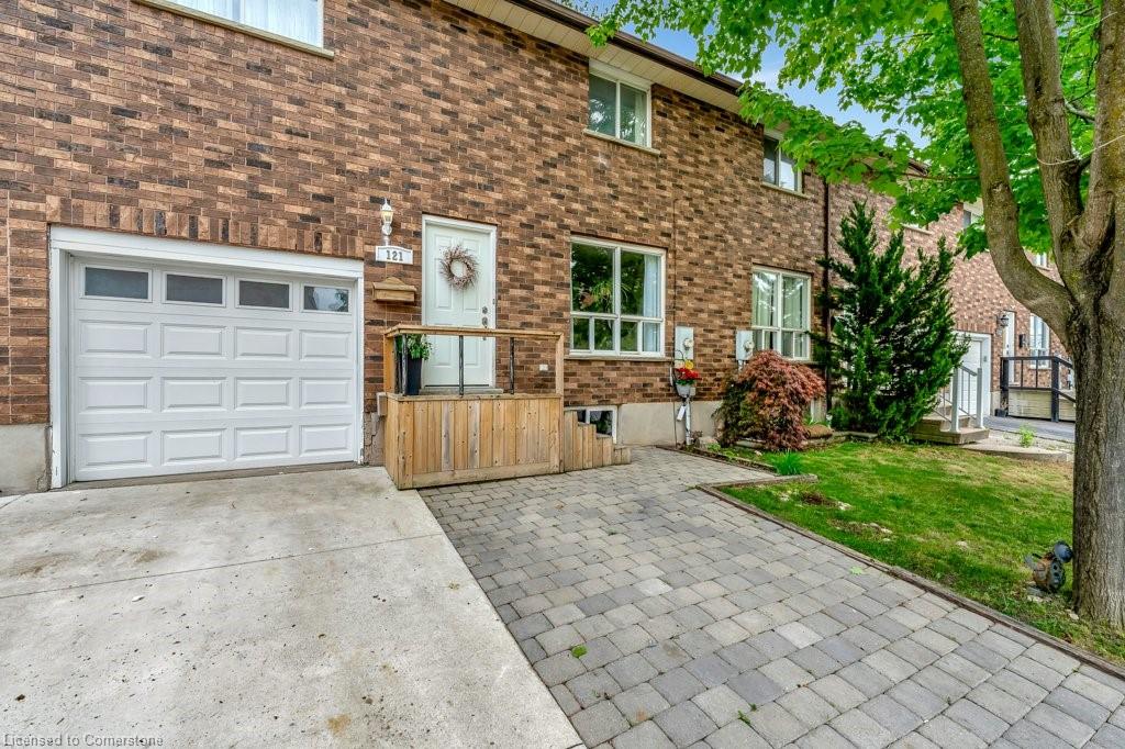 121 Union Street N Property Photo 1
