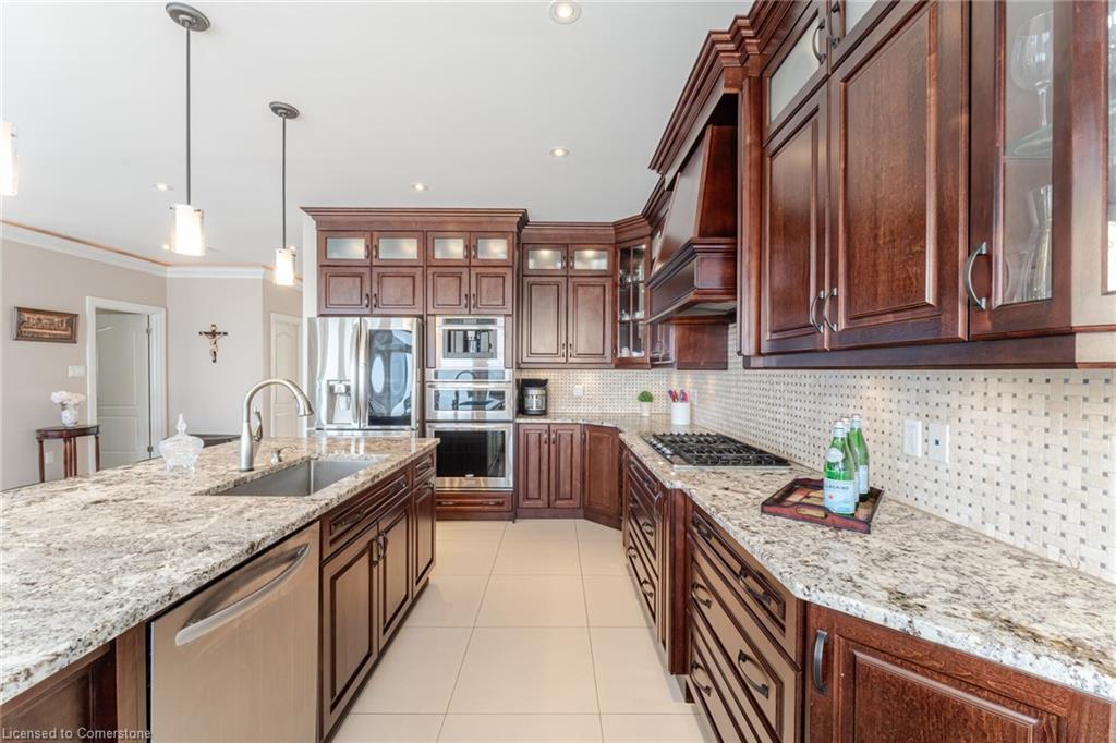 64 Seabreeze Crescent Property Photo 12