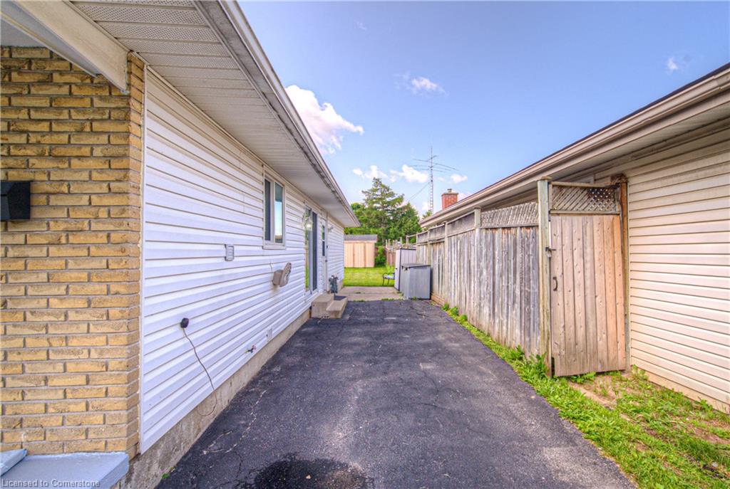119 Kingswood Drive Property Photo 3