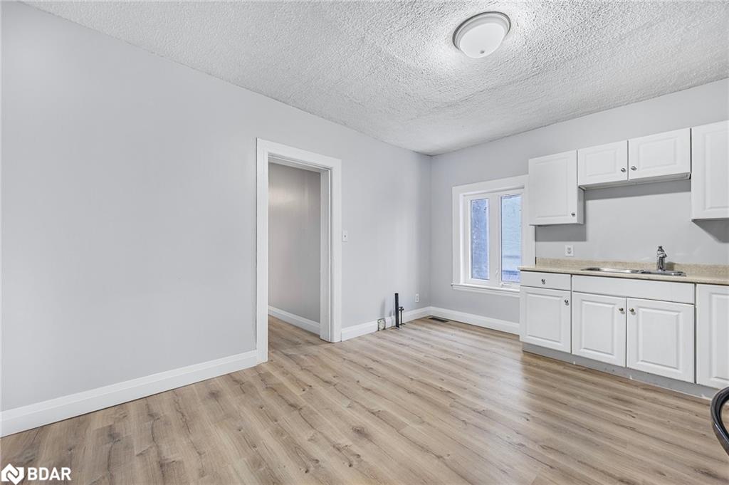 66 Matchedash Street S Property Photo 11