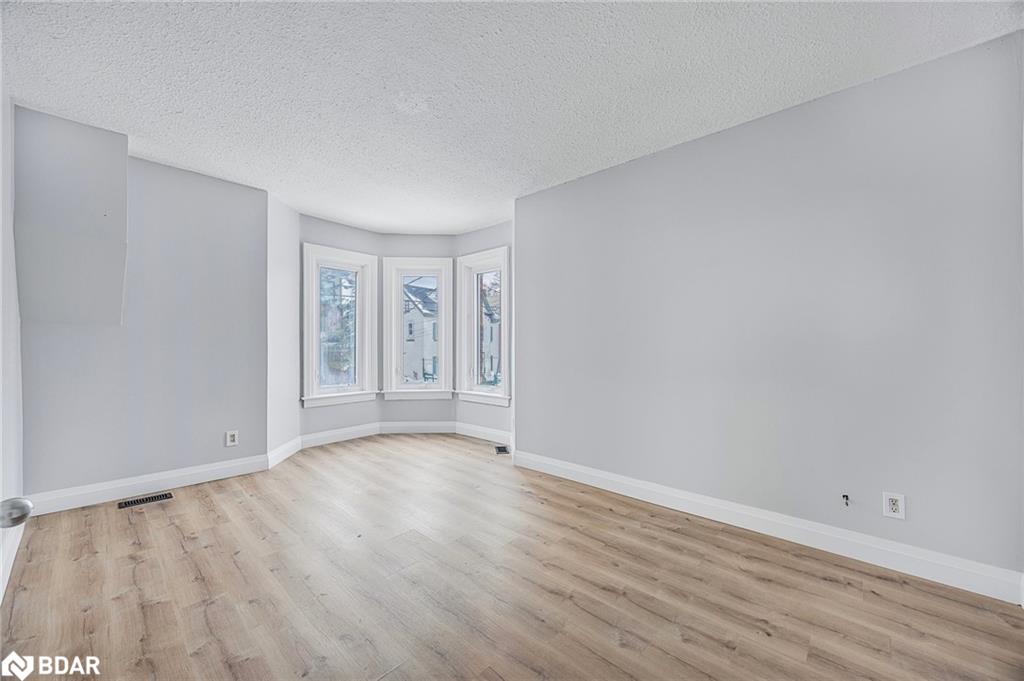 66 Matchedash Street S Property Photo 16