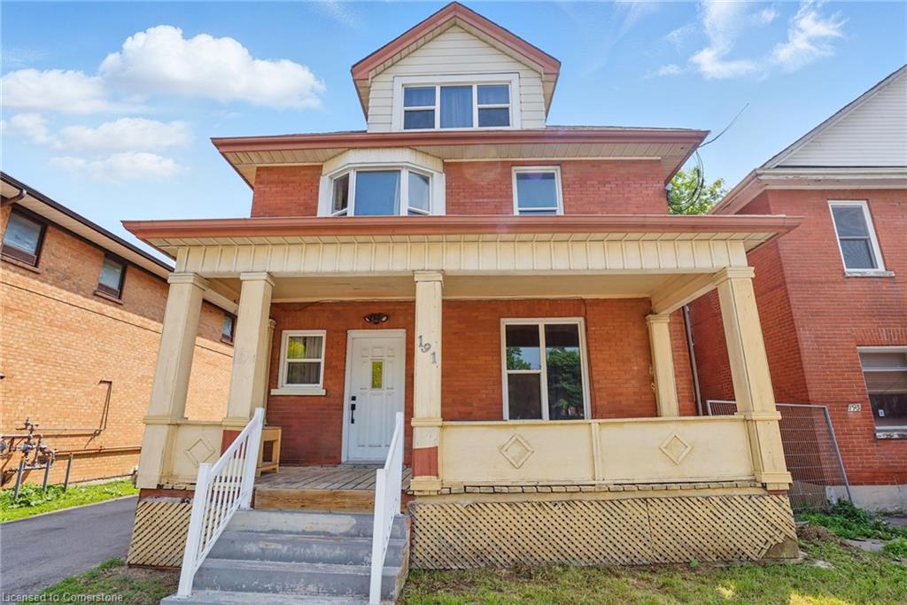 191 Simcoe Street S Property Photo 1