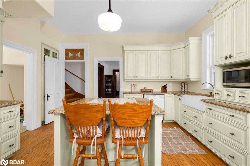 1407 Flos 8 Road W Property Photo 12