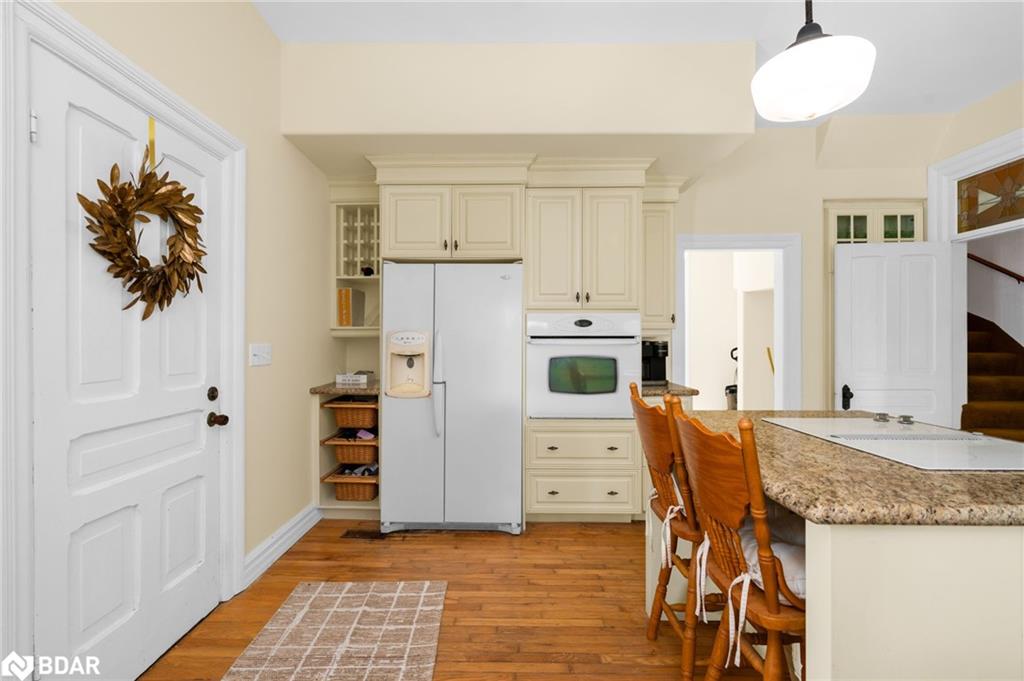 1407 Flos 8 Road W Property Photo 16