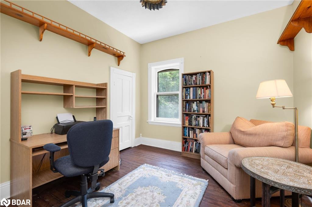 1407 Flos 8 Road W Property Photo 25