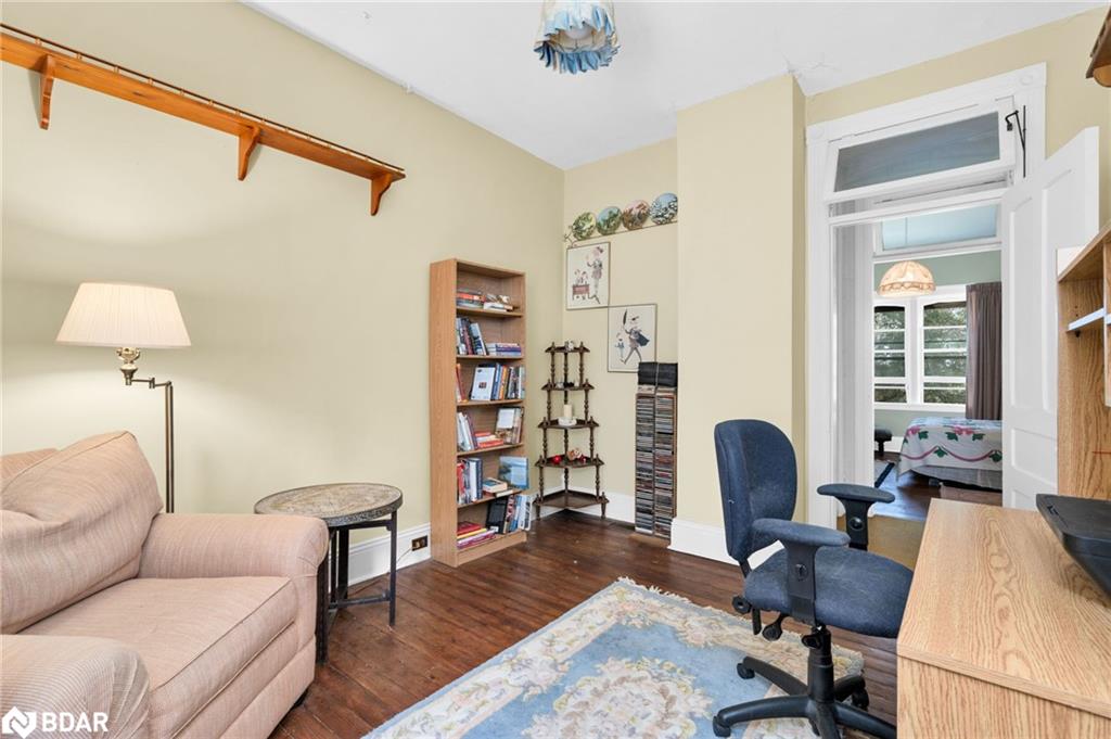 1407 Flos 8 Road W Property Photo 26