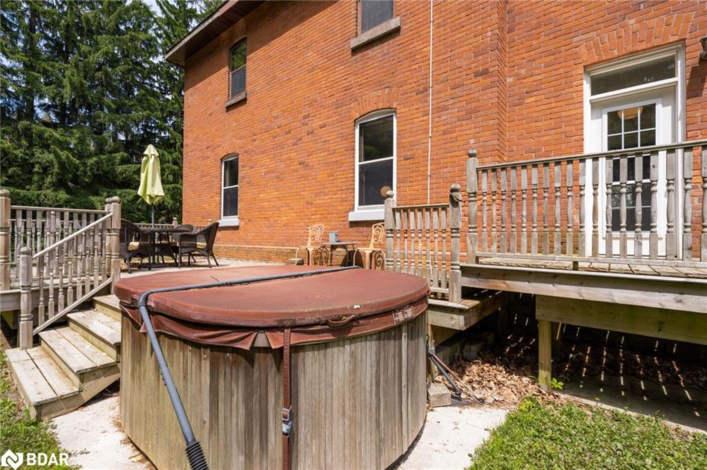 1407 Flos 8 Road W Property Photo 34