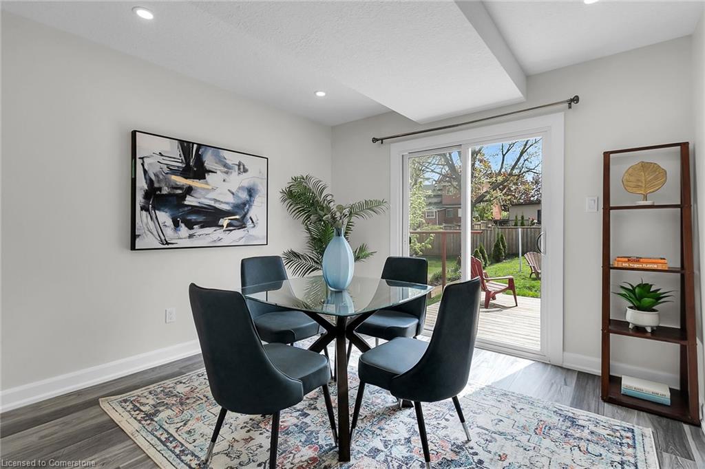 11 Spadina Road E Property Photo 16