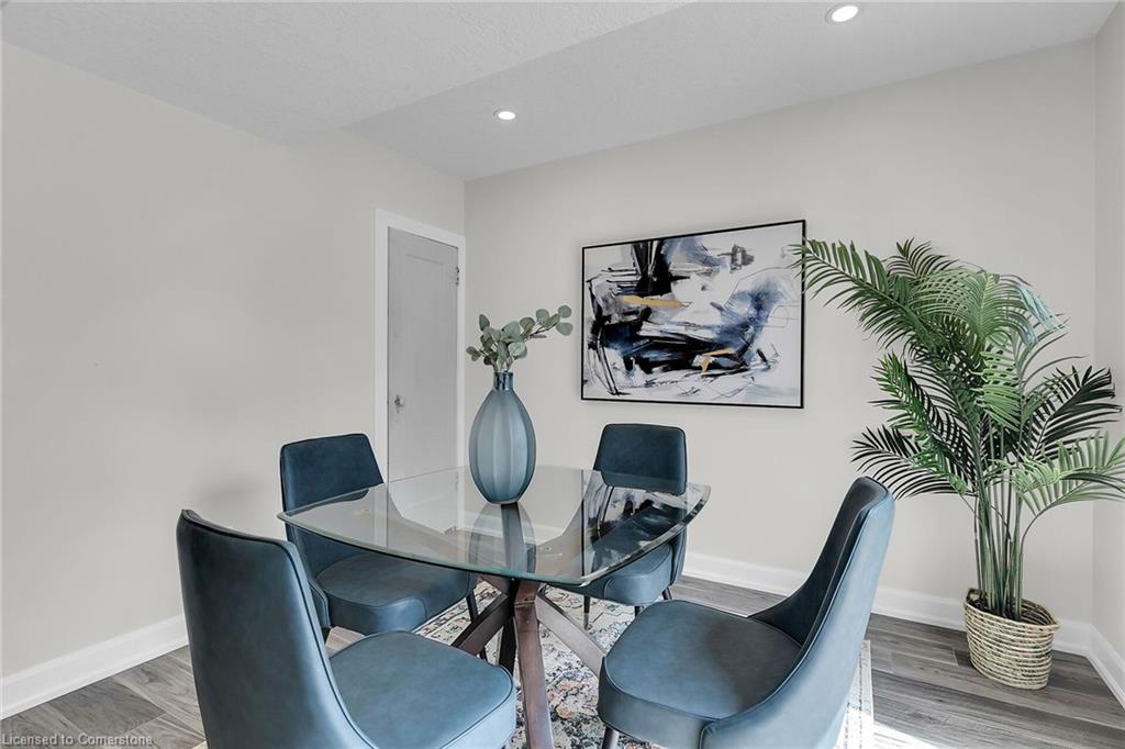 11 Spadina Road E Property Photo 17