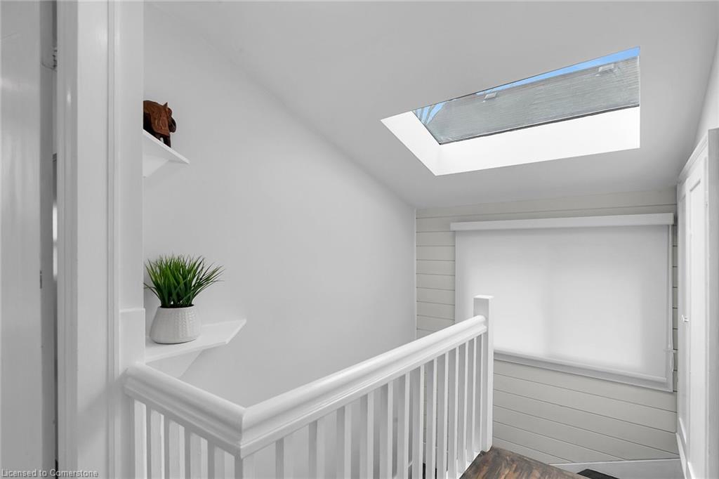 11 Spadina Road E Property Photo 19