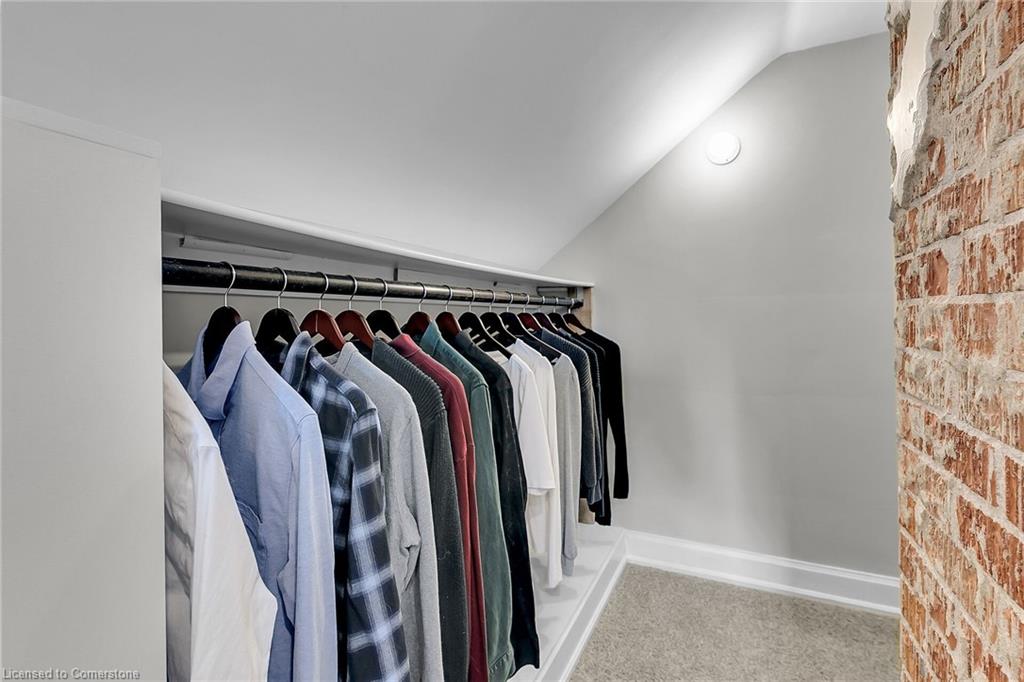 11 Spadina Road E Property Photo 26