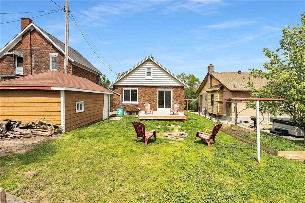 11 Spadina Road E Property Photo 33