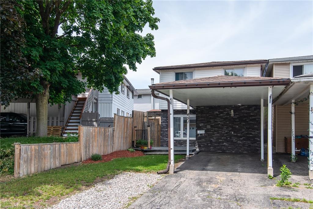 451 Pinetree Crescent Property Photo 2