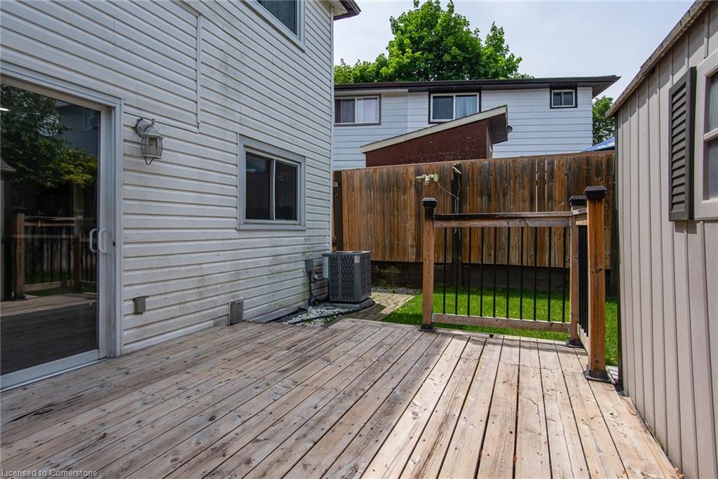 451 Pinetree Crescent Property Photo 10