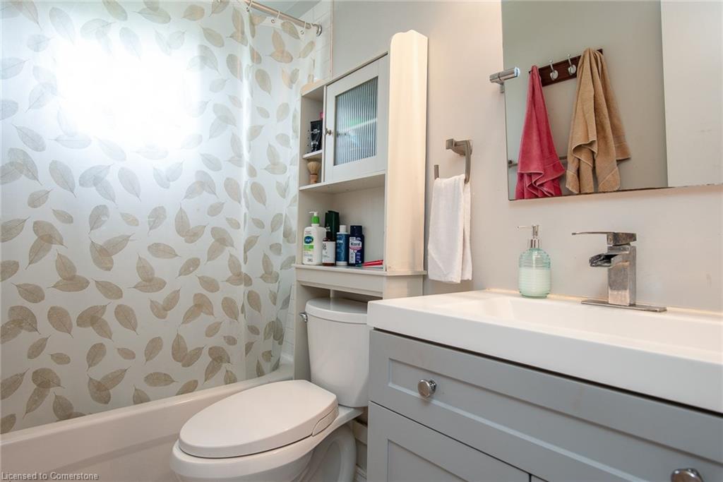 451 Pinetree Crescent Property Photo 35