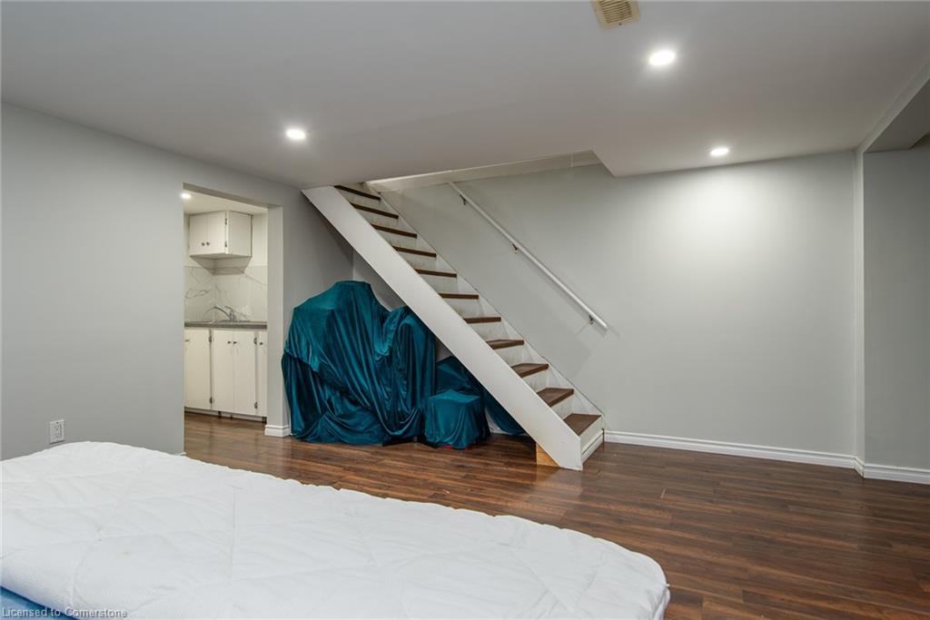 451 Pinetree Crescent Property Photo 43