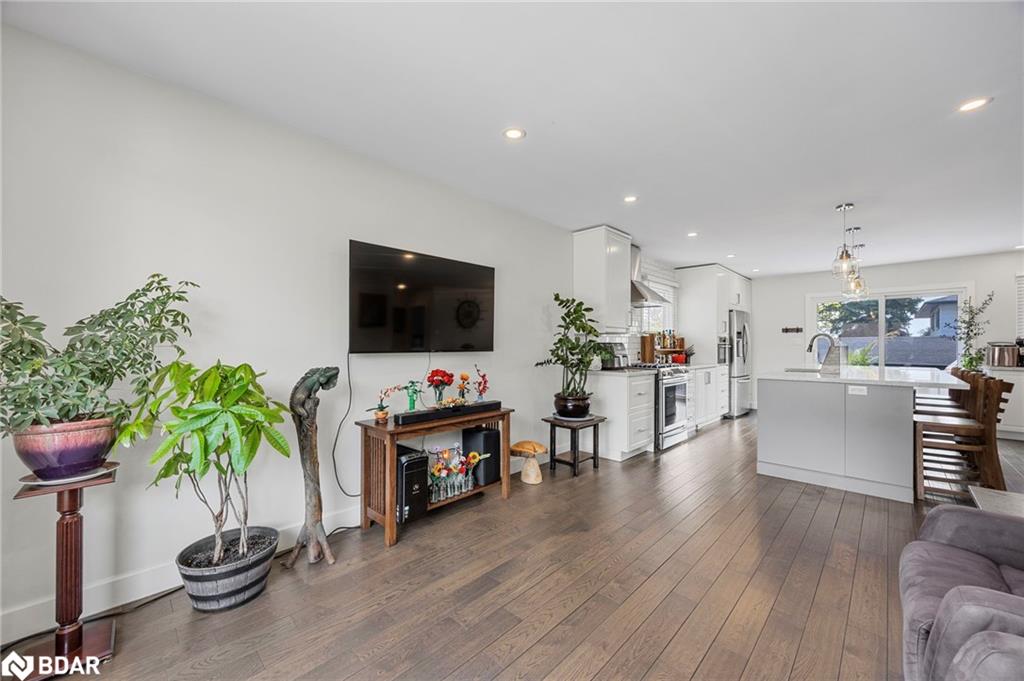 171 Steel Street Property Photo 12