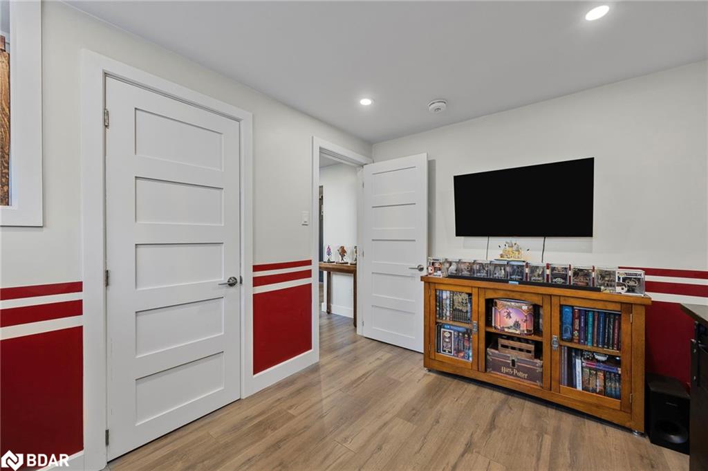 171 Steel Street Property Photo 34