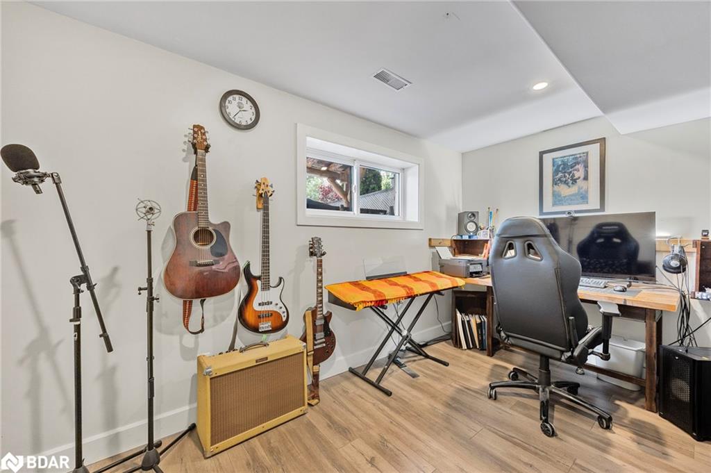171 Steel Street Property Photo 35
