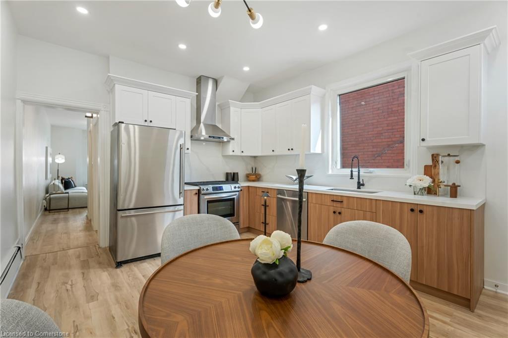 133 Wentworth Street N Property Photo 11