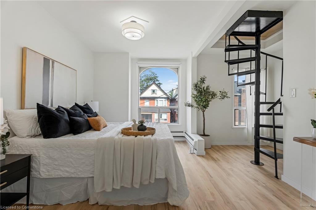 133 Wentworth Street N Property Photo 12