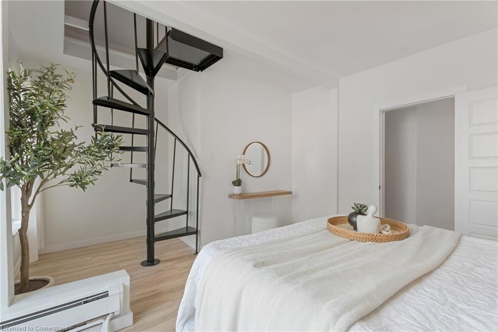 133 Wentworth Street N Property Photo 13