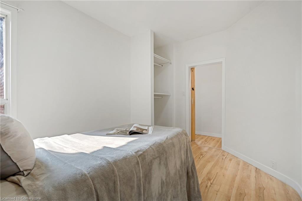 133 Wentworth Street N Property Photo 17