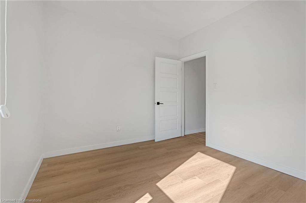133 Wentworth Street N Property Photo 20