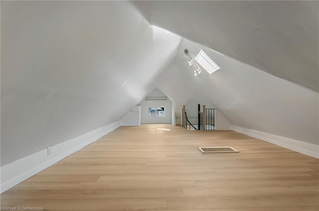 133 Wentworth Street N Property Photo 22