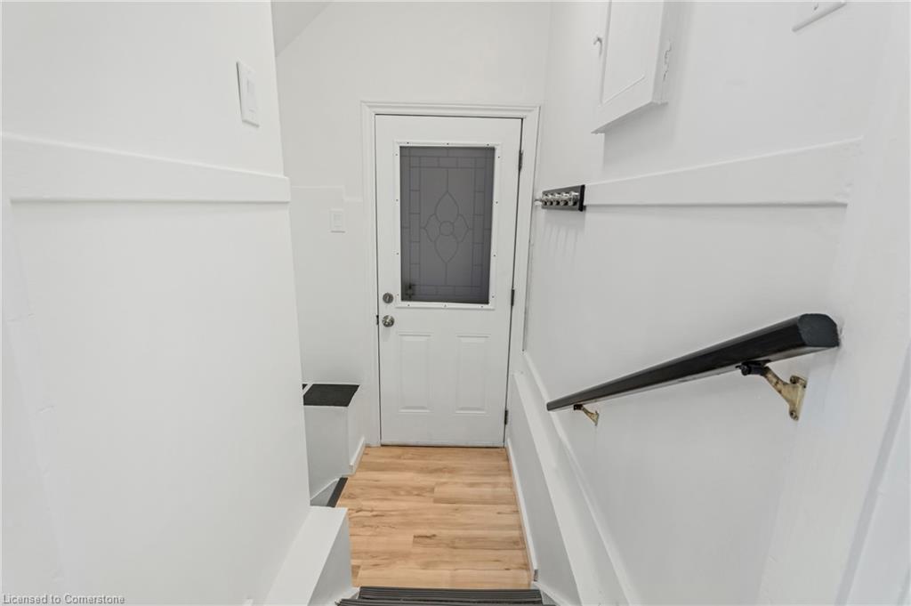 133 Wentworth Street N Property Photo 23